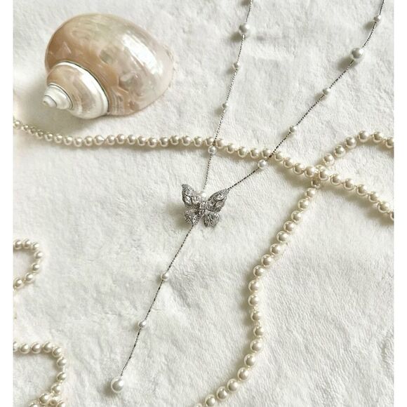 Cubic zirconia adorable butterfly and faux pearl lariat adjustable necklace  - Picture 1 of 3
